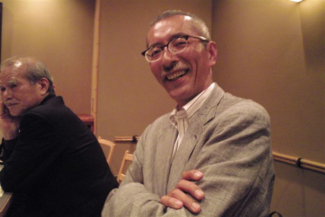 日本写真家ユニオンの仲間、写真家芥川仁さんとＪＰＳの新常務理事になったバク斉藤さん。