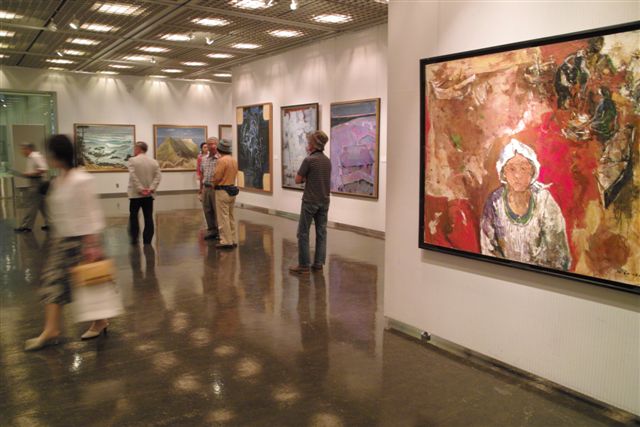 「第２４回日本の海洋画展」会場、東京芸術劇場５F展示ギャラリーで。