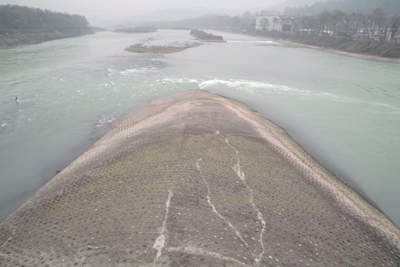 １２月７日。成都市街地から６０キロほど離れた世界遺産・都江堰。